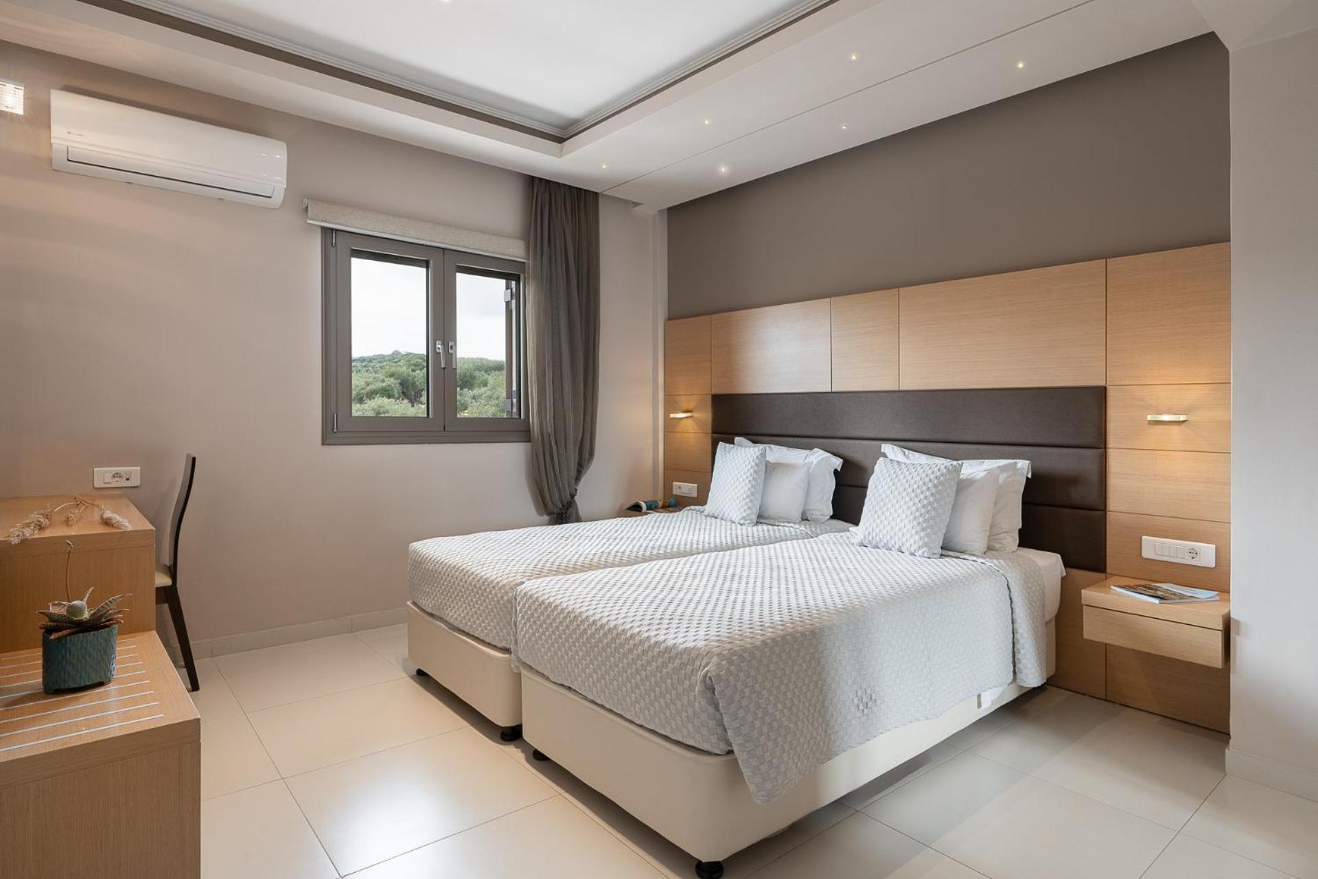 Kymothoe Elite Aparthotel 4*