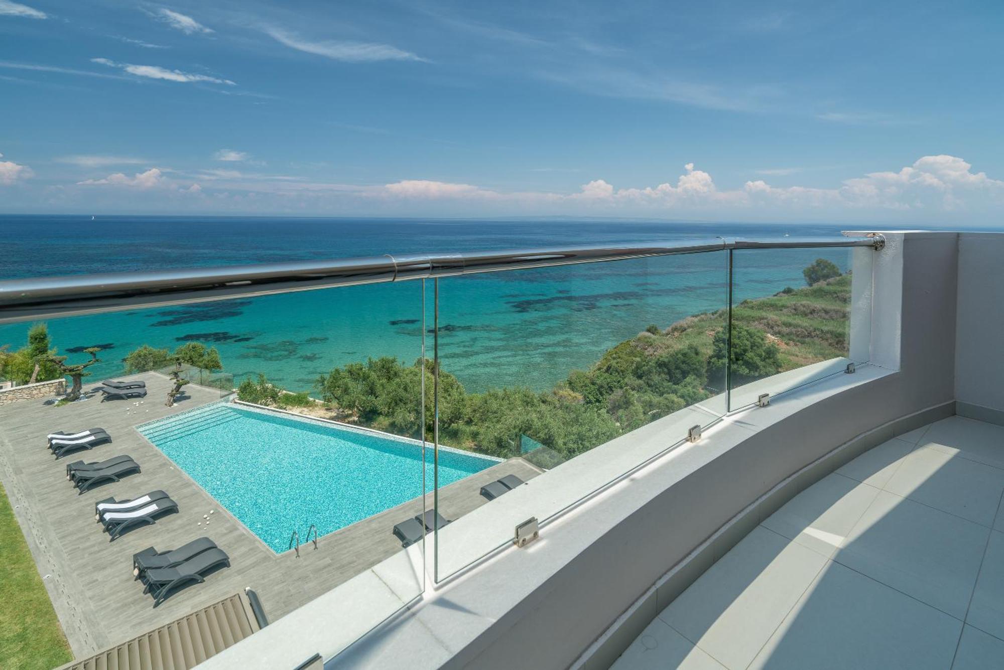 Kymothoe Elite Aparthotel 4*