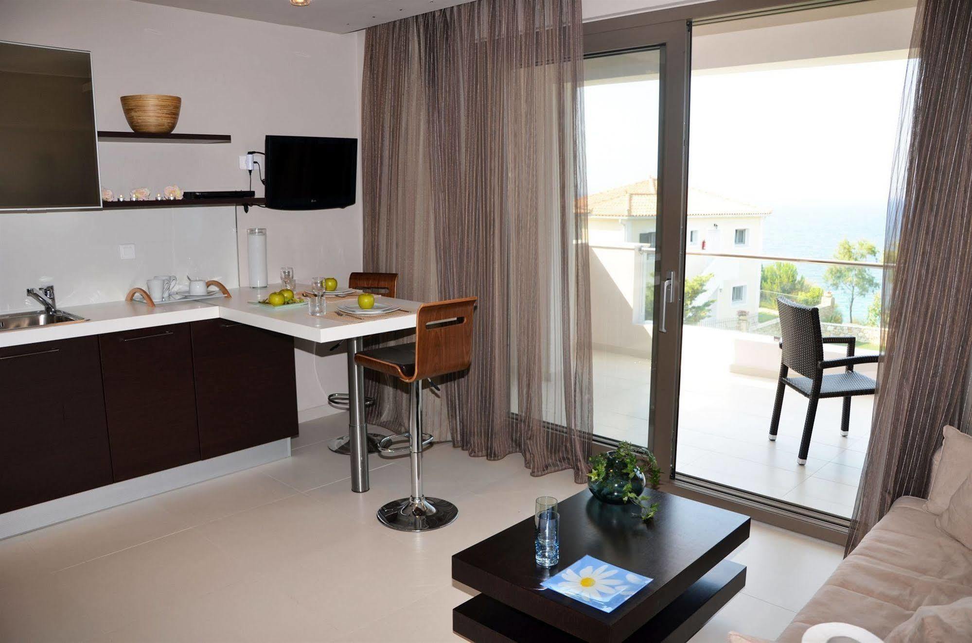 Aparthotel Kymothoe Elite 4*